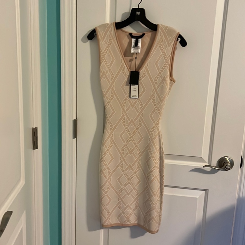 BCBG NWT xs tight fitted cream dress